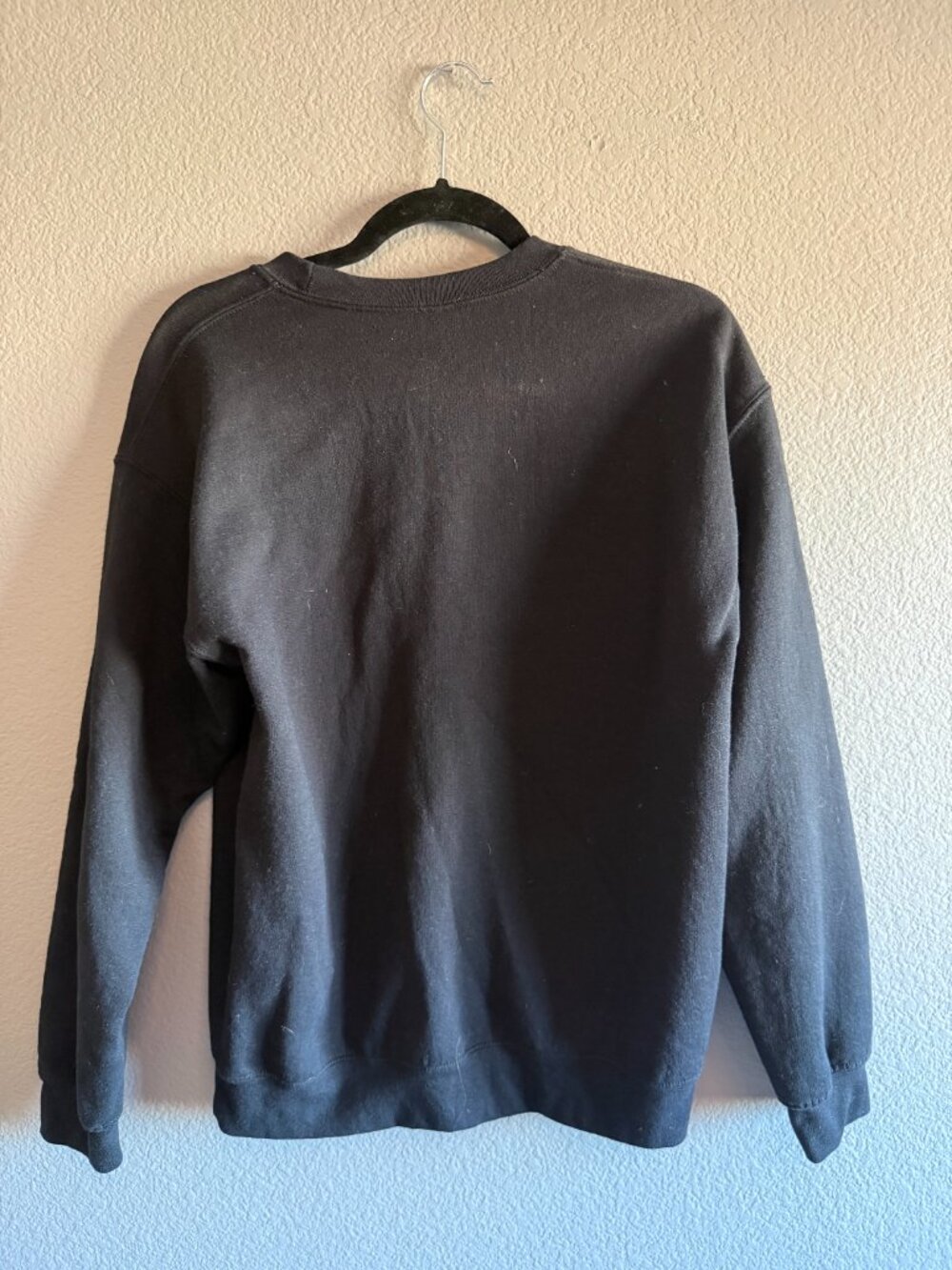 Gildan Black Sweatshirt
